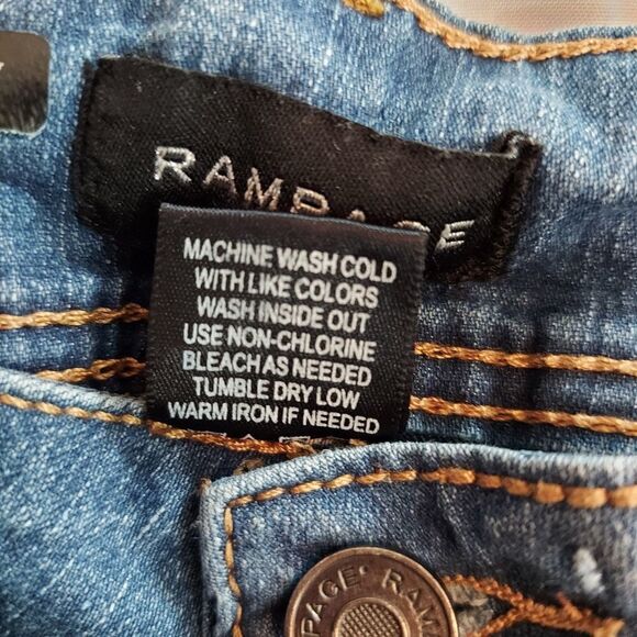 Rampage Chloe Curvy  Jean Shorts Size 11 - Picture 5 of 5